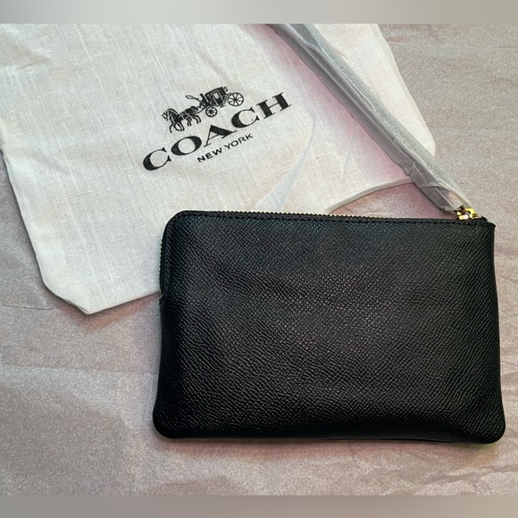 🎉HP🎉 NWT Coach wristlet w/ dust bag - Picture 8 of 10
